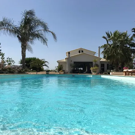 Villa Vravrona Tower & Markópoulon